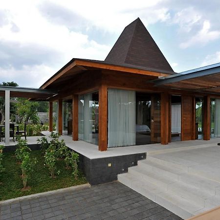 Djoglo Luxury Bungalow Vila Malang Exterior foto